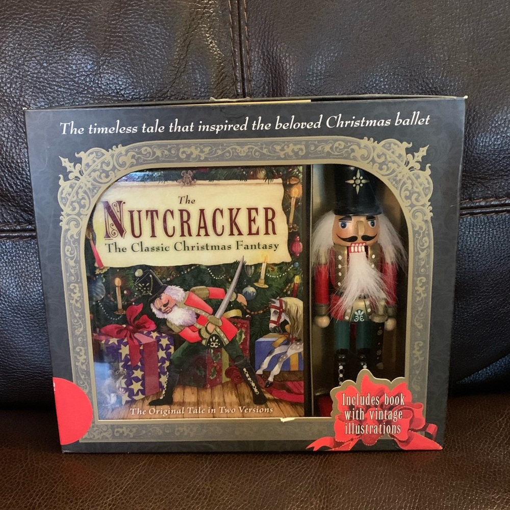 Set Nutcracker Book & Nutcracker Figurine